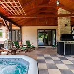 Hamptons Huta Podgorna