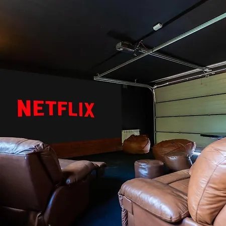 Hamptons Villa Huta Podgorna